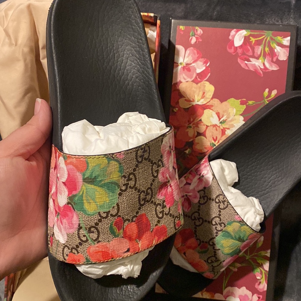 Gucci Slippers - Picture 4 of 5